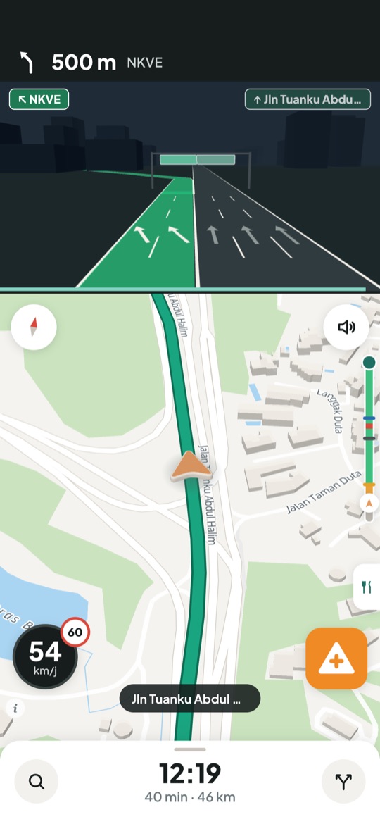 3D junction view at the NKVE on-ramp: the correct lanes are highlighted green above the 2D map.